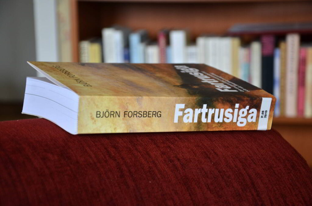 Fartrusiga - ett perspektivgivande boktips. Bild på boken Fartrusiga.