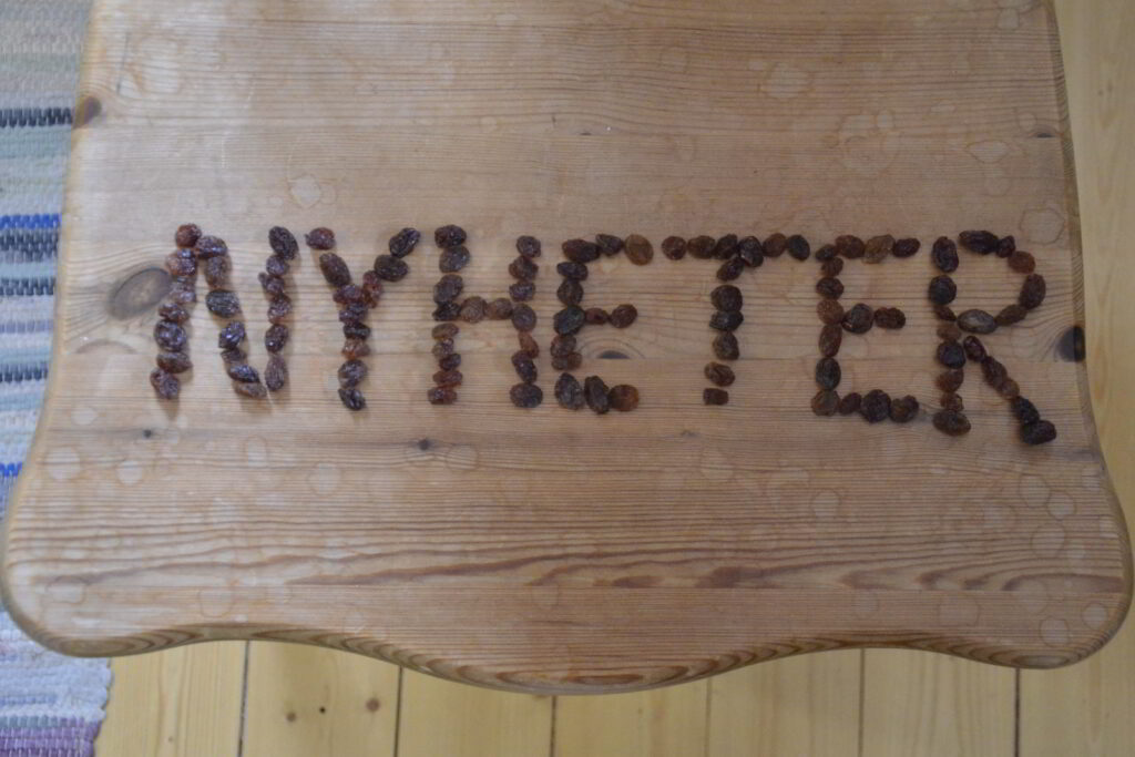 Goda nyheter. Nyheter skrivet med russin.